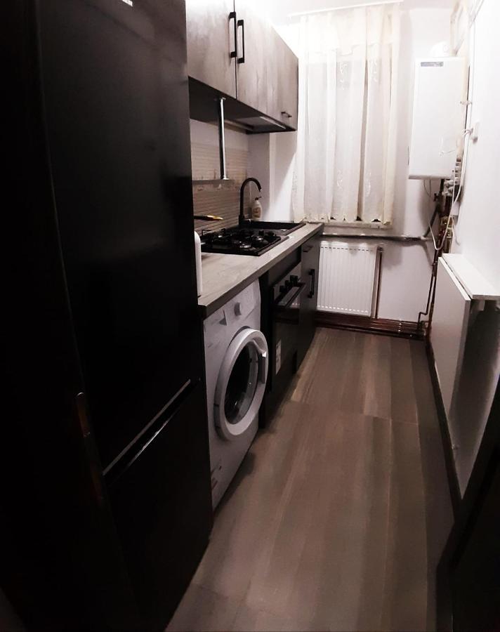 Apartament Confortabil In Targu Jiu Bagian luar foto